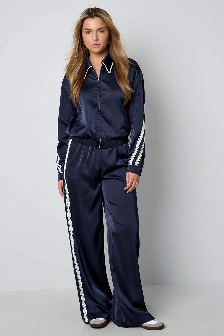 Sportliche Jacke in Satinoptik Bild9